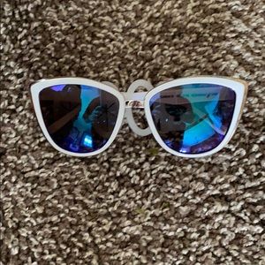 Girl’s stylin sunglasses!